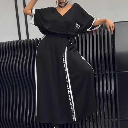 Damen nan sportlich-elegantes Maxikleid mit V-Ausschnitt, Taillengürtel, Kontrastseitenband und Brusttasche Drune