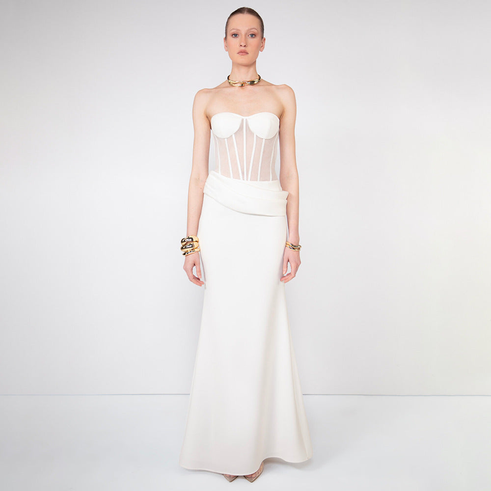 Damen figurumspielendes Abendkleid mit tailliertem Oberteil und fließendem Rock Drune