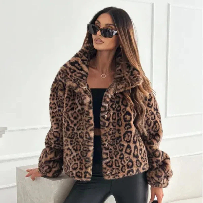 Damen nan kurze Kunstfelljacke mit Wildmuster, V-Ausschnitt und taillierter Silhouette Drune