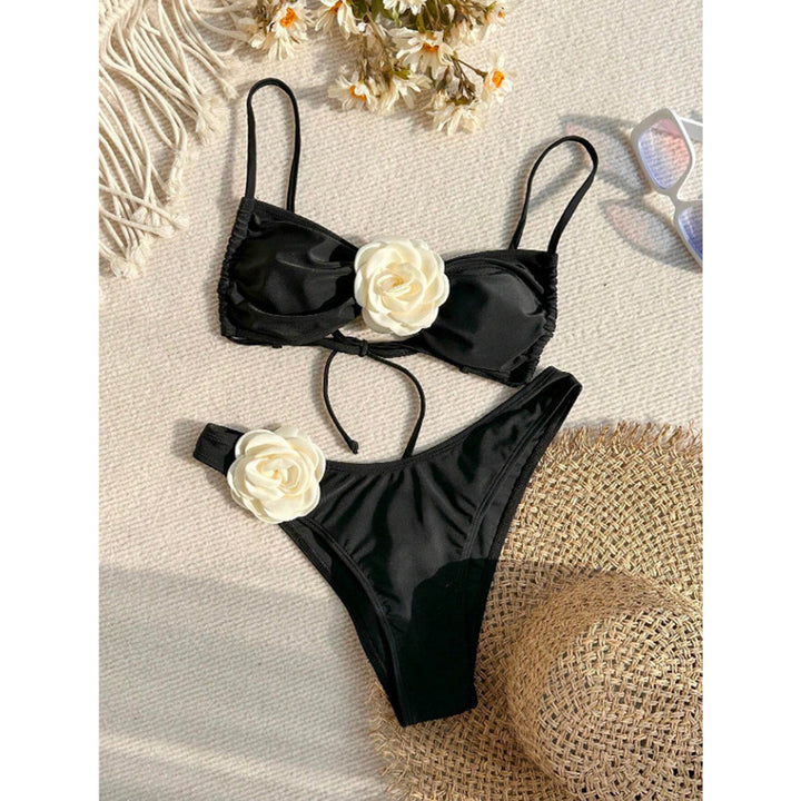 Damen Bikini-Set mit femininen Rüschendetails und zarten Blumenapplikationen Drune