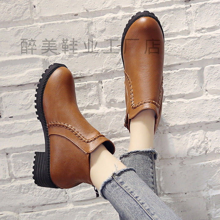 Damen Kurzschaft-Ankleboots mit Ziernaht, robuster Lug‑Sohle und verstellbarem Schnallenriemen Drune