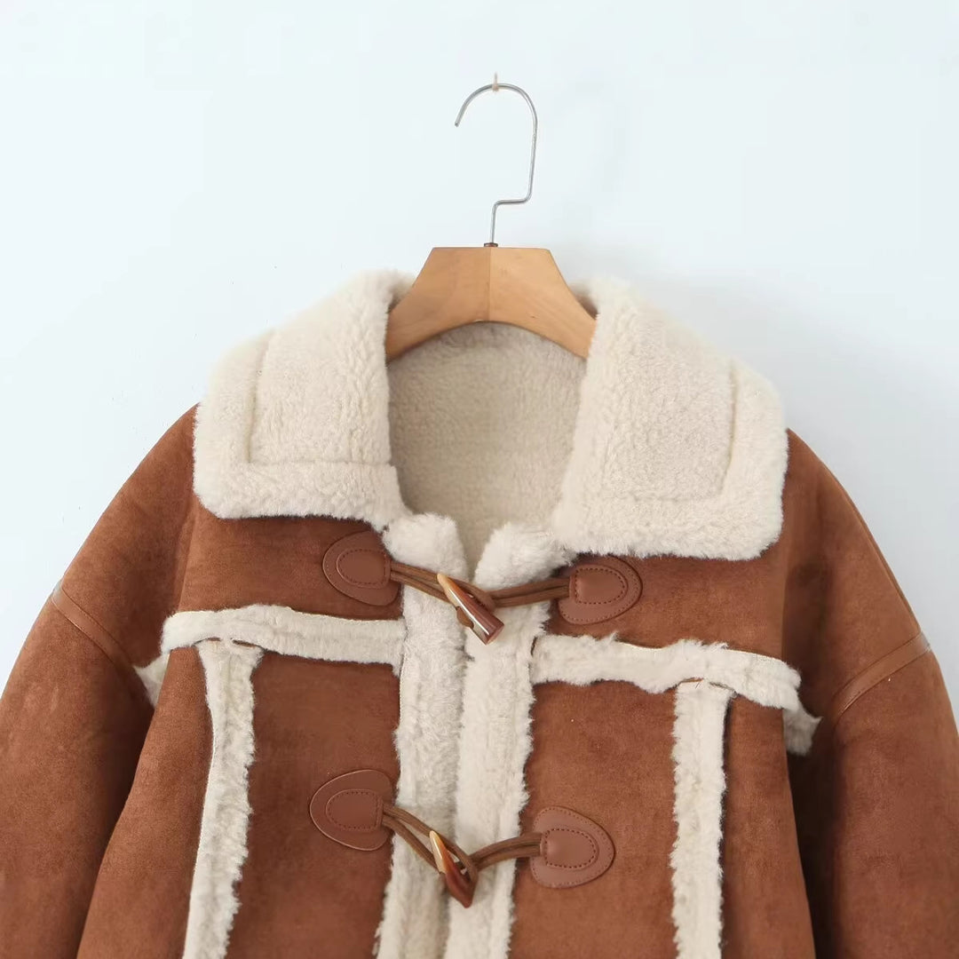Damen Kurze Lammfelloptik-Jacke im Shearling-Look mit Knebelverschluss und Kontrastbesatz Drune