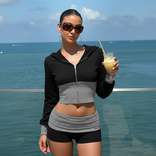 Damen nan kurz geschnittenes Lounge-Set mit Kapuzen-Cropped-Zip und gestreiften Highwaist-Shorts Drune