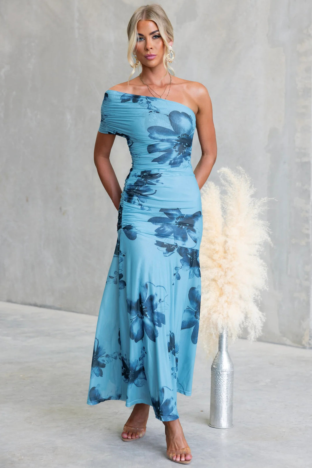 Damen Off-Shoulder Maxikleid mit floralen Akzenten und gerafftem Design Drune