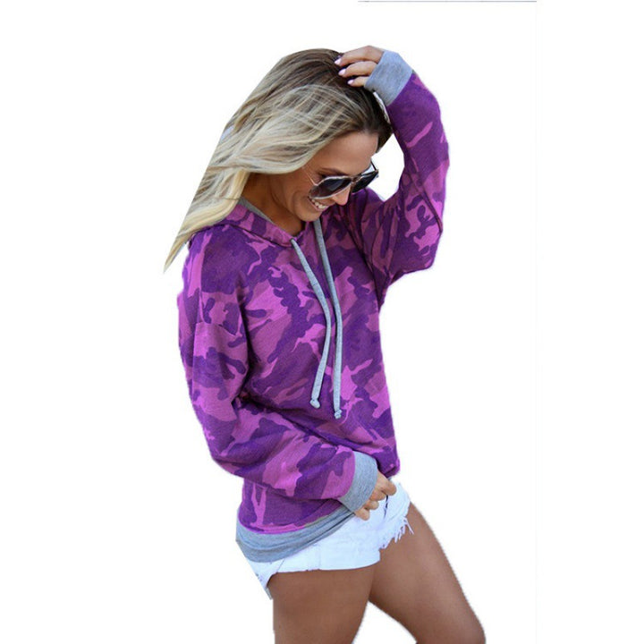 Damen Hoodie mit lässigem Camouflage-Muster und praktischen Kängurutaschen Drune