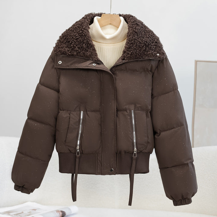 Damen Kurz geschnittene Pufferjacke mit Teddykragen, Reißverschlusstaschen und Rippbündchen Drune