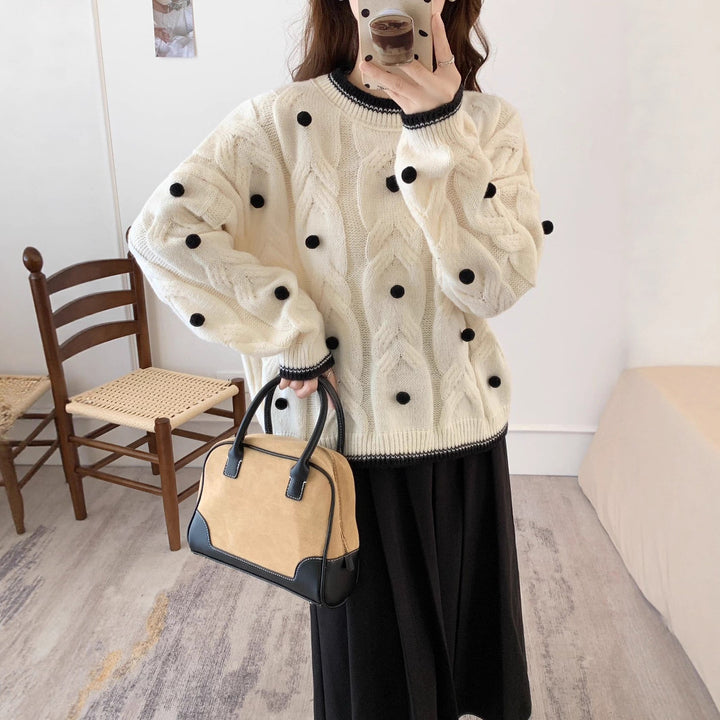 Damen Grob gestrickter Oversize Pullover mit lässigem Zopfmuster und verspielten Applikationen Drune