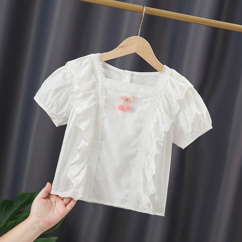 Mädchen Bluse mit verspieltem Rüschendesign und kunstvoller Häkelverzierung Drune