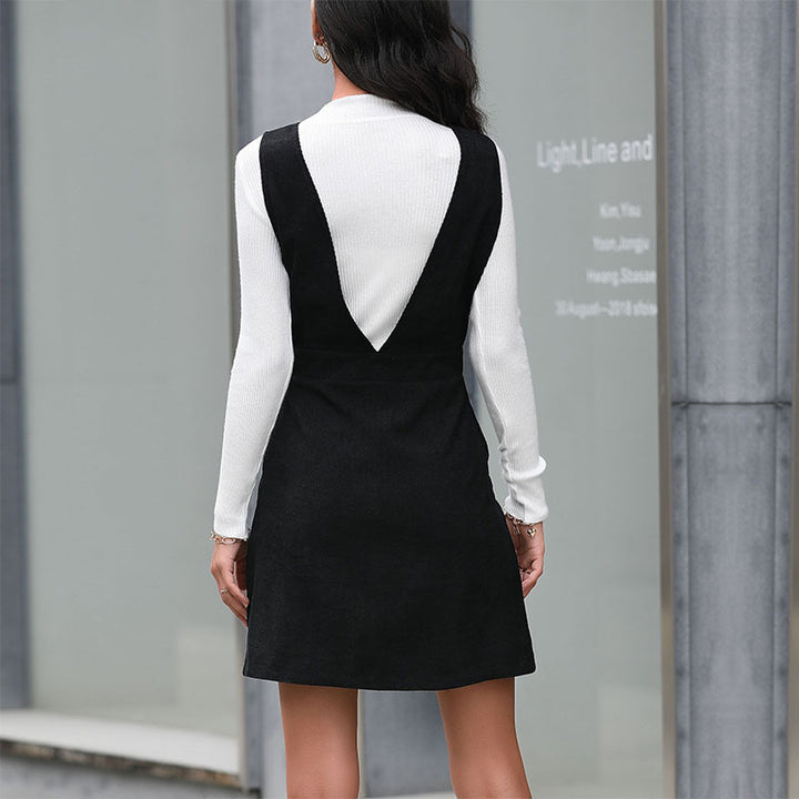 Damen Latzkleid mit tiefem V-Ausschnitt und praktischen Knöpfen Drune