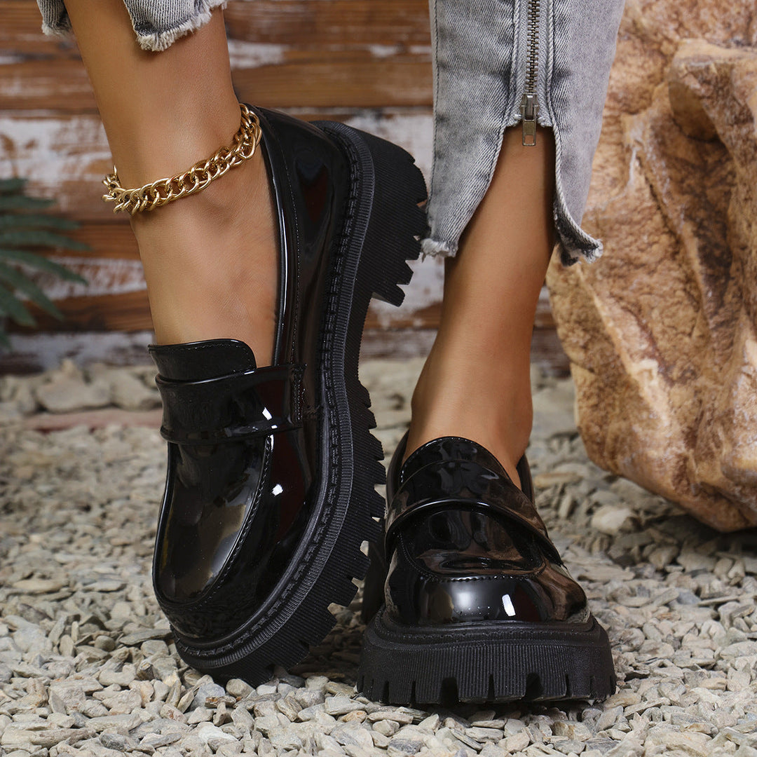 Damen modische Slip-On Loafers mit robustem Profil und glänzendem Finish Drune