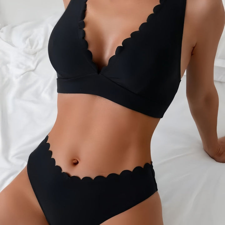 Damen Bikini-Set mit eleganten Wellenkanten und tiefem V-Ausschnitt Drune
