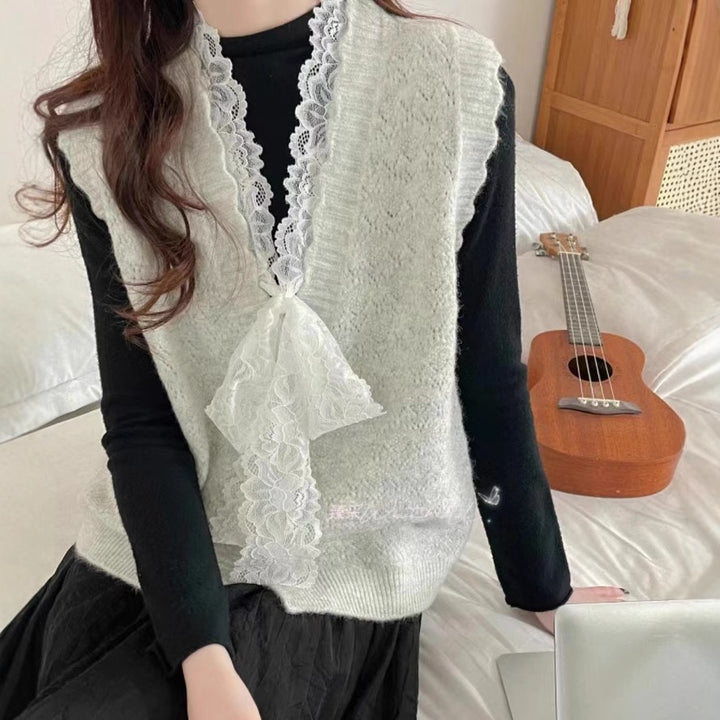 Damen Strickweste mit romantischen Rüschendetails Drune
