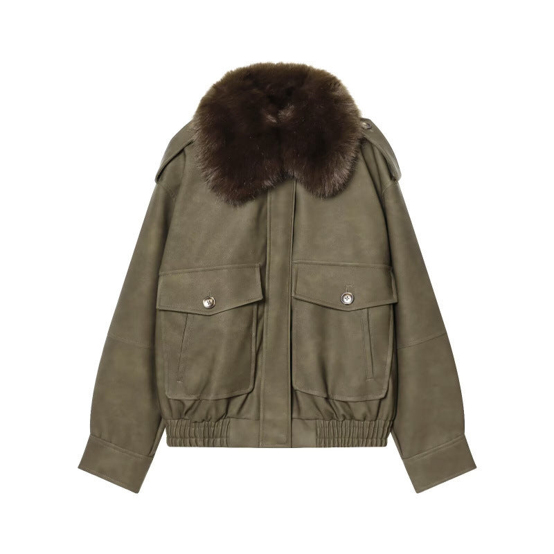 Damen Kurze Bomberjacke im Veloursleder‑Look mit voluminösem Fellkragen, Pattentaschen und elastischem Saum Drune