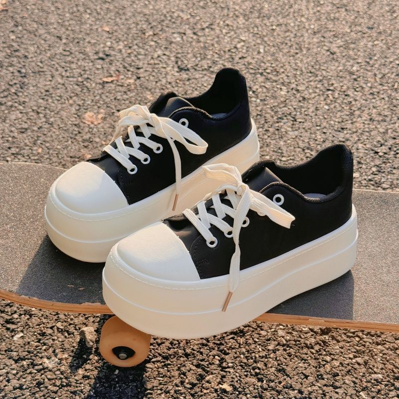 Damen Plateausneaker mit sportlicher Silhouette und modischem Schnürsystem Drune