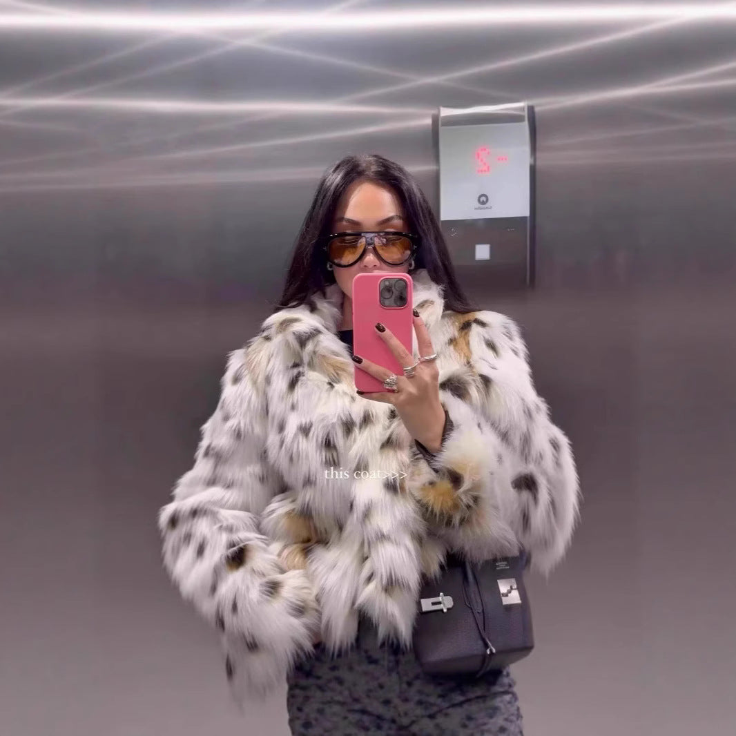 Damen Kurzjacke aus luxuriösem Kunstpelz mit gefleckter Felloptik und gerader Silhouette Drune