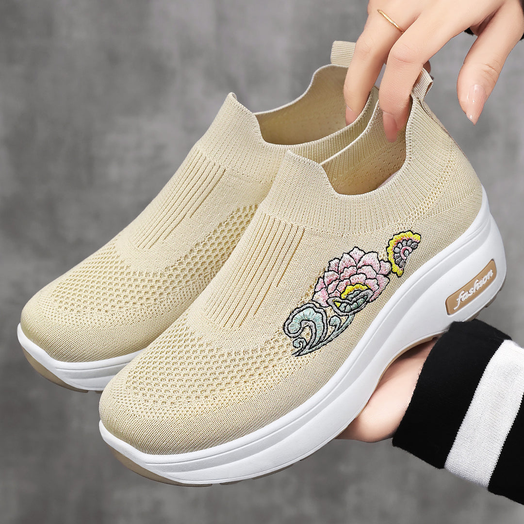 Damen nan elastischer Strick-Slipper mit aufgesticktem Blumenmotiv und stützender Keil-Laufsohle Drune