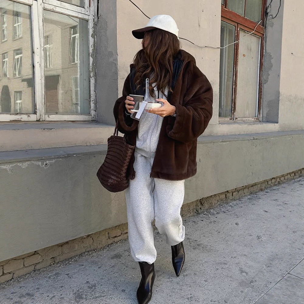 Damen Boxy-Kurzmantel aus veganem Fauxfur mit Kapuze, verdecktem Reißverschluss & lässiger Silhouette Drune