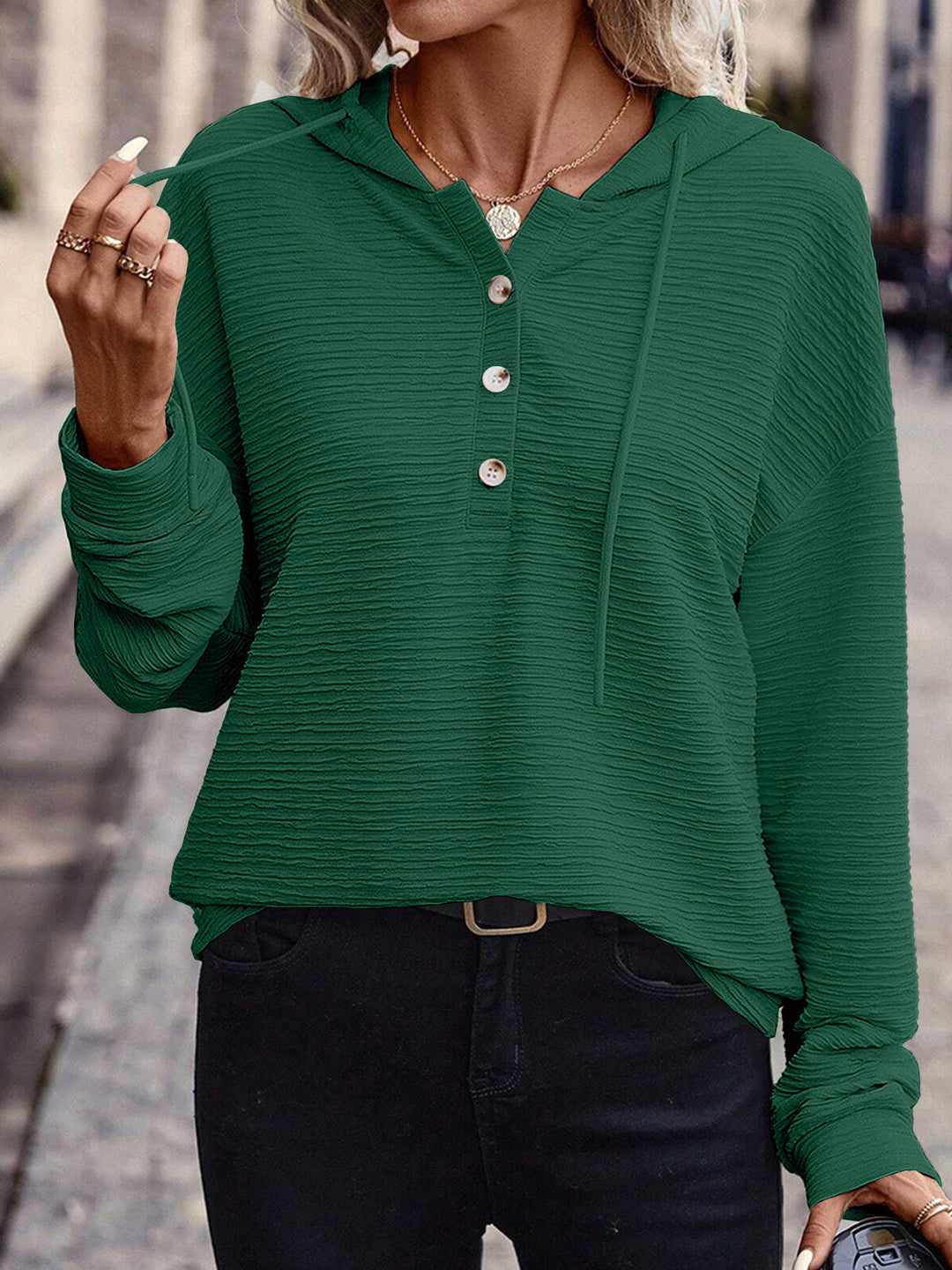 Damen Lässiges strukturiertes Kapuzen-Henley-Shirt mit Knopfleiste und Oversize-Schnitt Drune