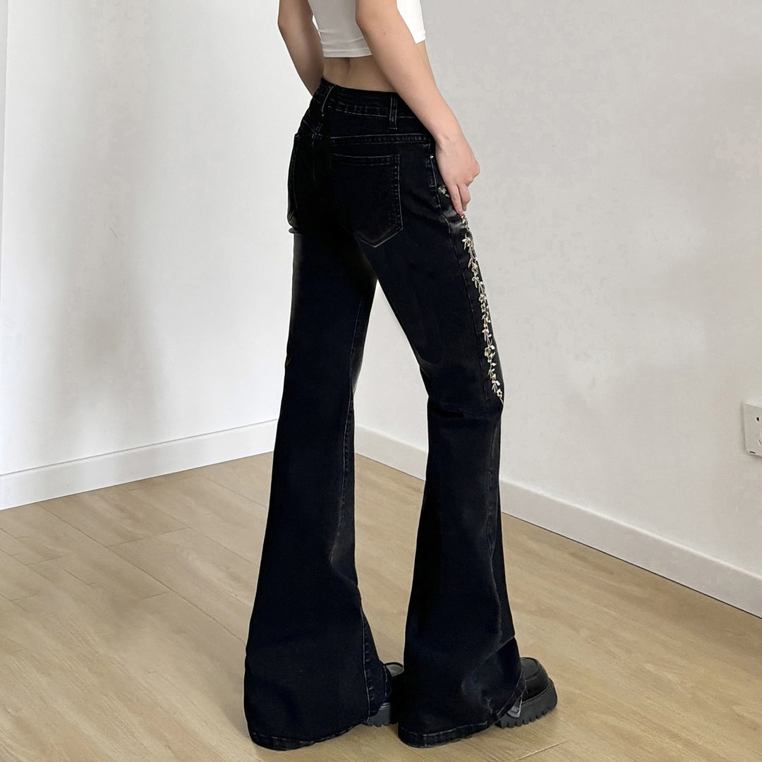 Damen hochtaillierte Schlagjeans mit floraler Stickerei und verwaschenem Look Drune