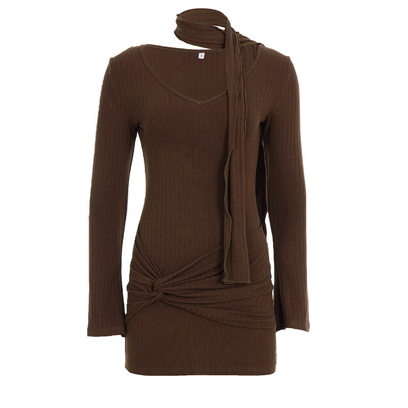 Damen Enganliegendes Rippstrick-Minikleid mit Knoten-Detail und Schlauchschal Drune