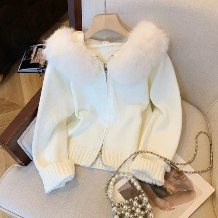 Damen Strickjacke mit abnehmbarer Kunstfellkapuze und enganliegendem Schnitt Drune