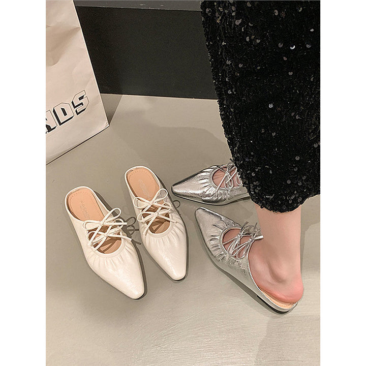 Damen Spitz zulaufende Metallic-Mules mit gerafftem Vorderblatt und Zierband‑Schnürung Drune