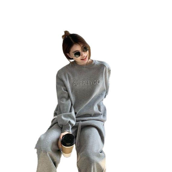 Damen Urbanes Lounge-Outfit mit oversized Sweatshirt und lässigen Jogginghosen Drune