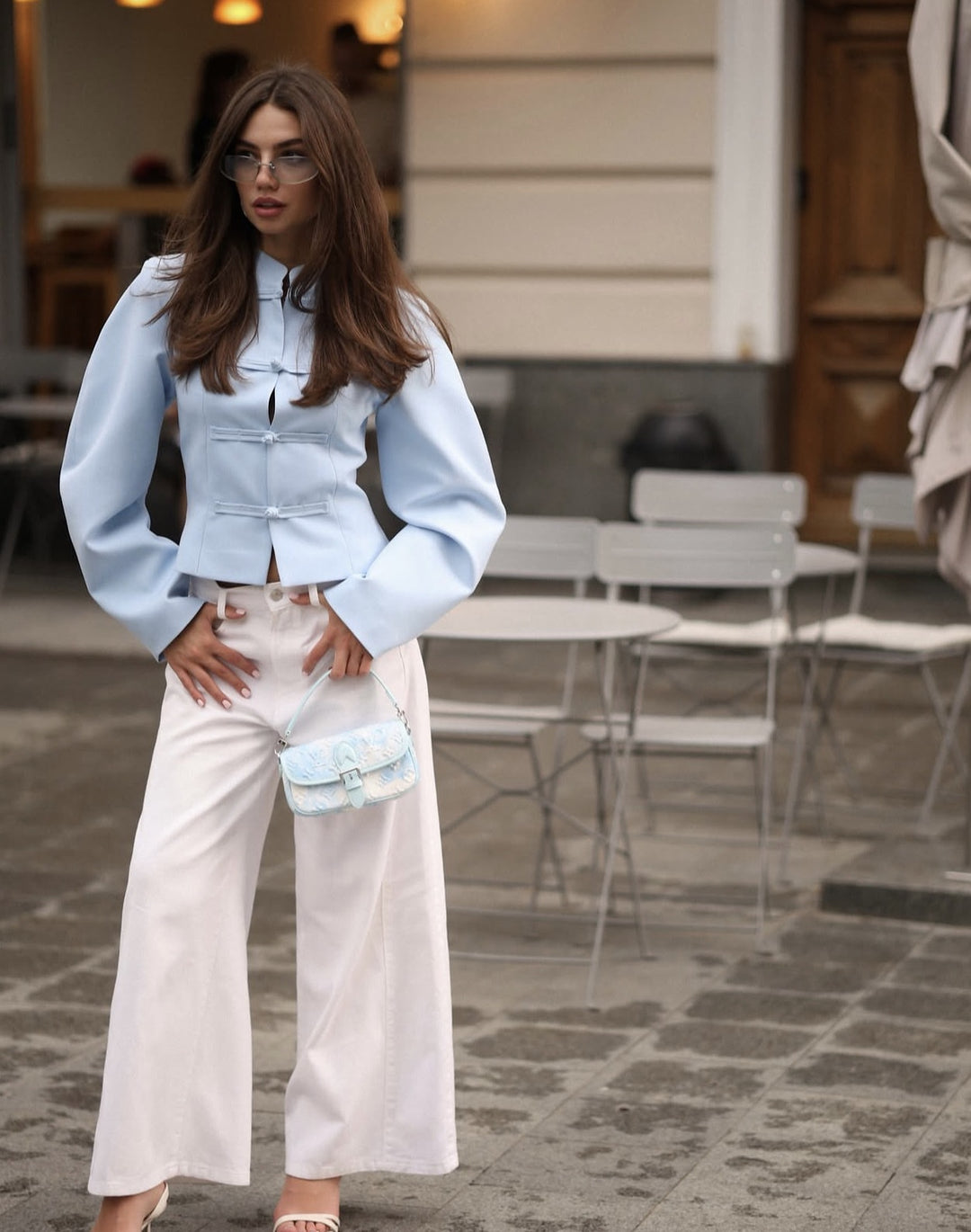 Damen Taillierte Kurzjacke mit Stehkragen und Knotenverschlüssen Drune