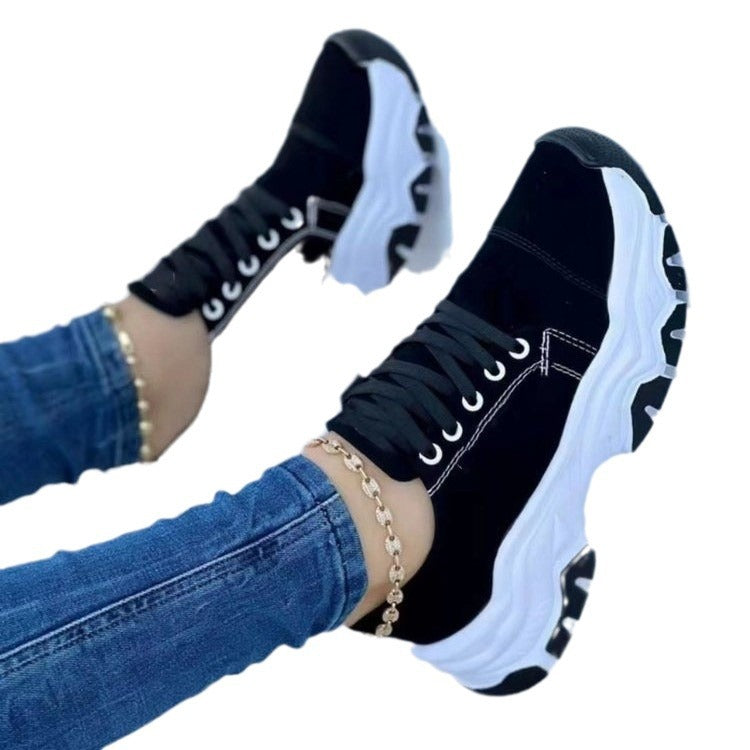 Damen Plateau-Sneaker mit markanter Profilsohle und Kontrastnähten Drune
