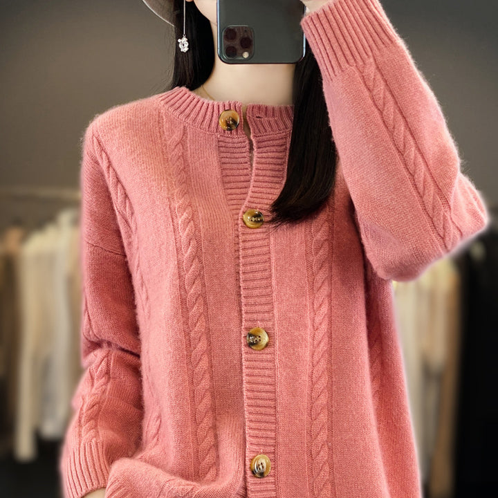 Damen Kaschmirähnlicher Zopfmuster‑Cardigan mit Rundhals und Hornoptikknöpfen Drune