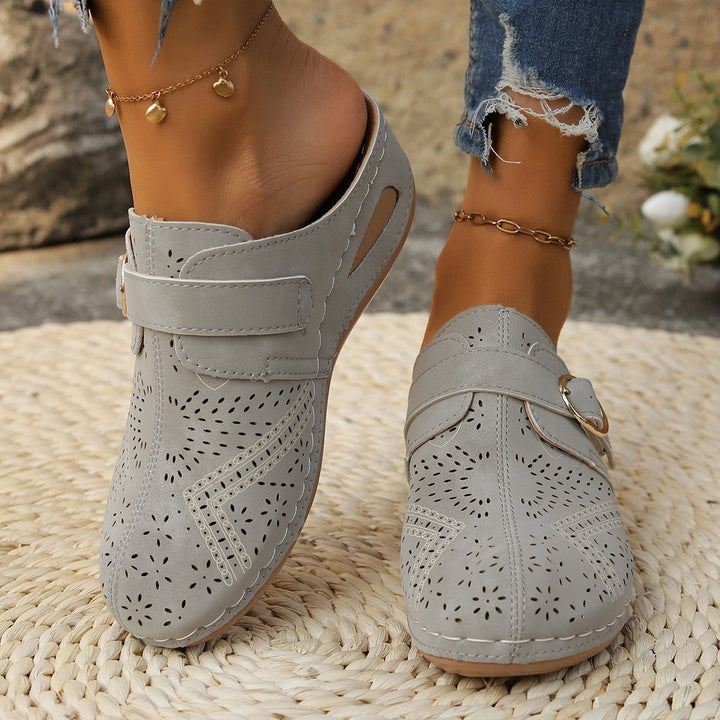 Damen Bequeme Clogs mit perforiertem Leder Drune