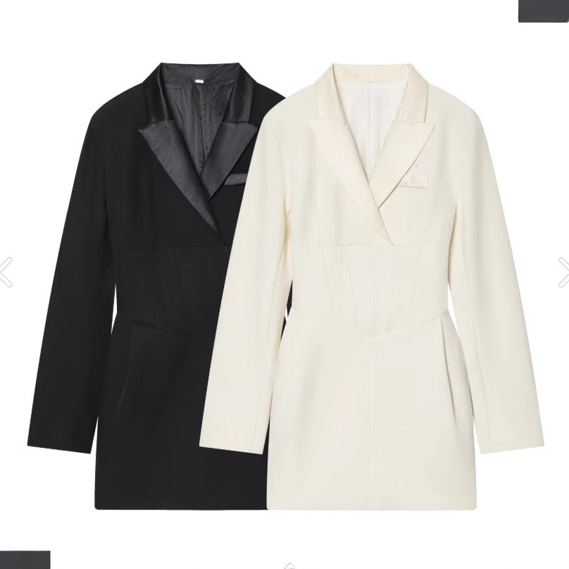 Damen 70+ tailliertes Blazerkleid mit Korsagen‑Optik, Reverskragen und figurformenden Abnähern Drune