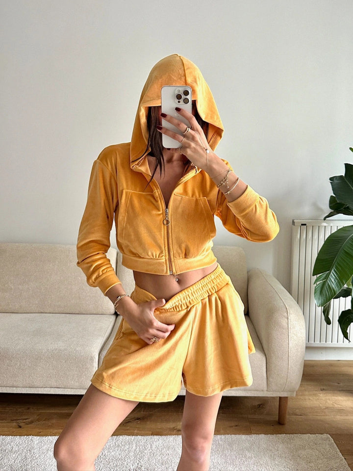 Damen lässiges Fleece-Set mit cropped Hoodie und bequemen Shorts