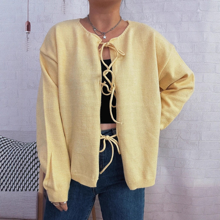 Damen Strickjacke mit dekorativem Schnürdesign und weitem Schnitt Drune