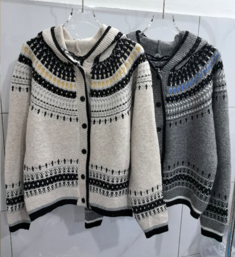 Damen modische Strickjacke mit Kapuze und traditionellem Norwegermuster Drune