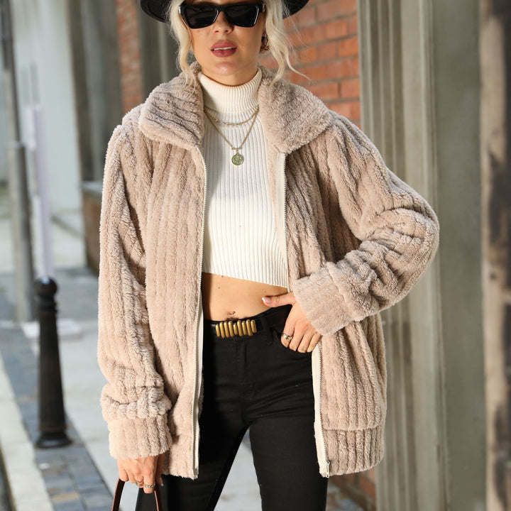 Damen Plüschige Fleecejacke mit weichem Kragen und praktischen Reißverschlusstaschen Drune