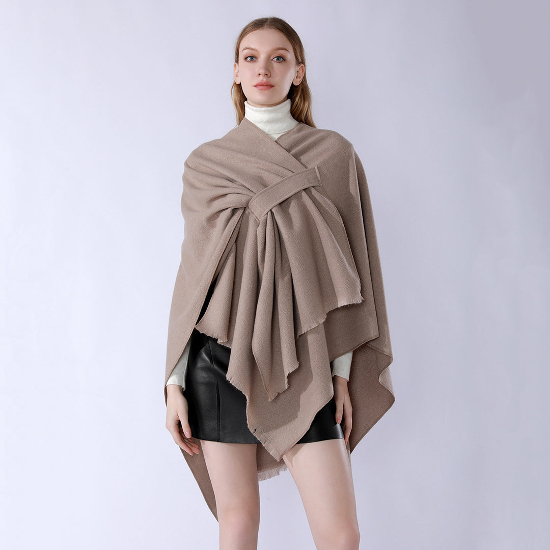 Damen Strickponcho mit geometrischem Blockmuster und Fransen Drune