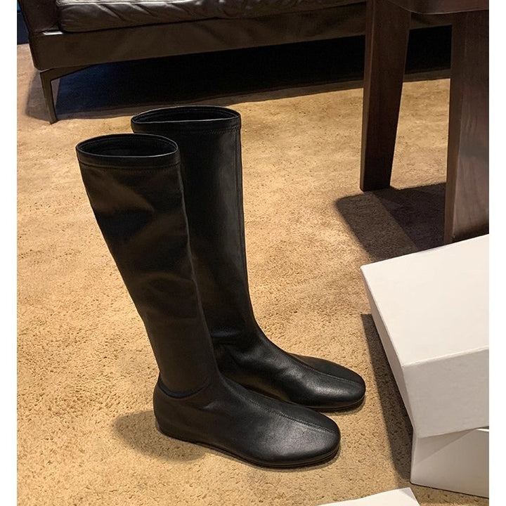 Damen Lederstiefel kniehoch mit schlanker Silhouette und flachem Absatz Drune