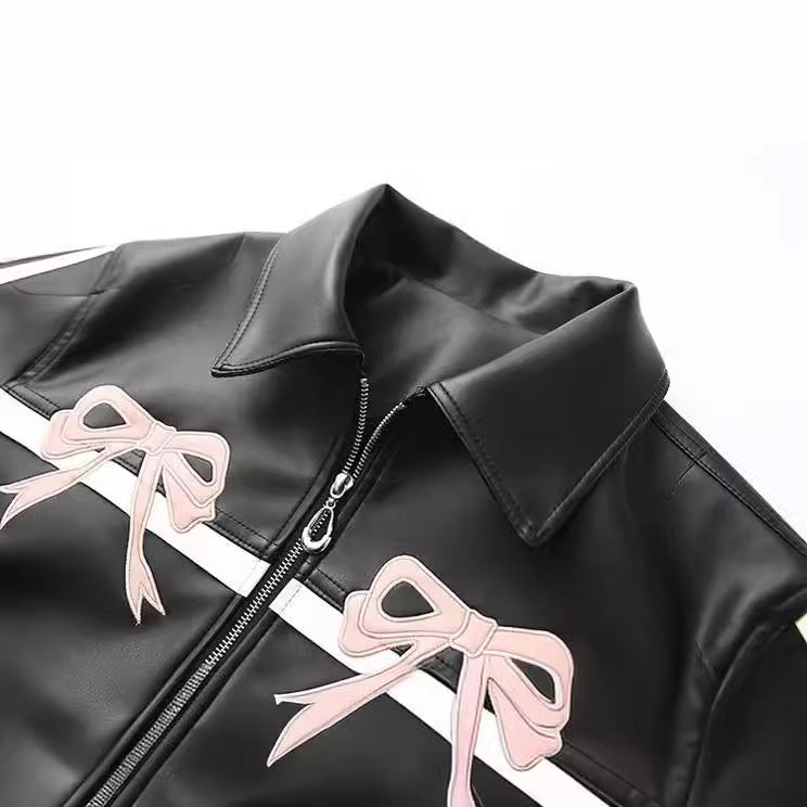 Damen nan sportive Kunstlederblouson mit Schleifenapplikation und kontrastierenden Seitenstreifen Drune