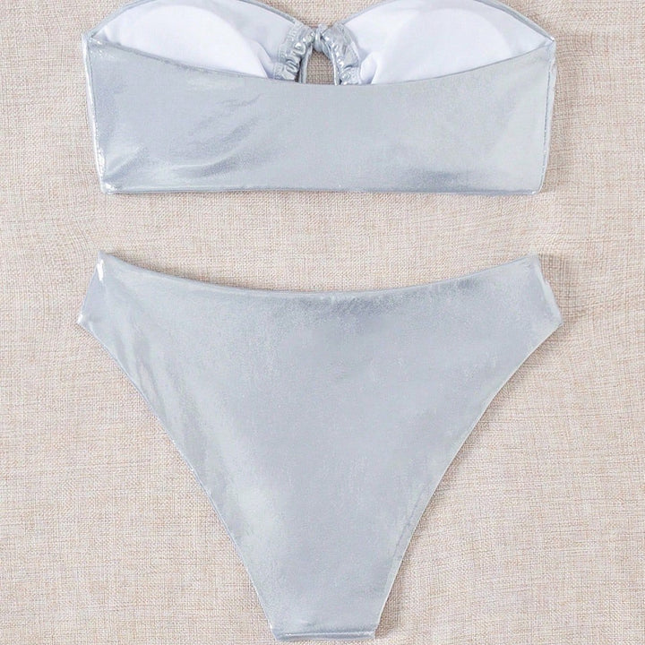 Damen Bandeau-Bikini mit glänzendem Oberteil und hohem Beinausschnitt Drune
