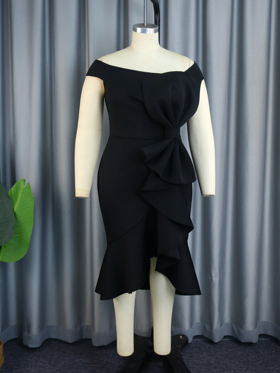 Damen Elegantes schulterfreies Kleid mit Rüschendetails Drune