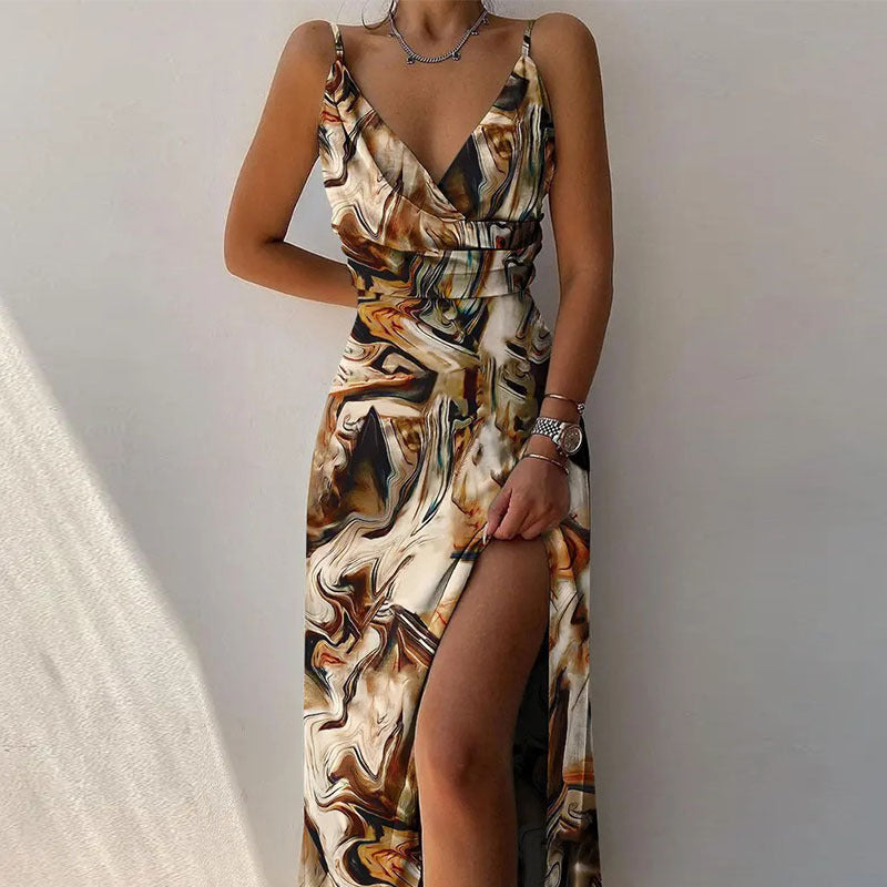 Drune | Kleid mit Hosenträgern und V-Ausschnitt mit geteiltem Print