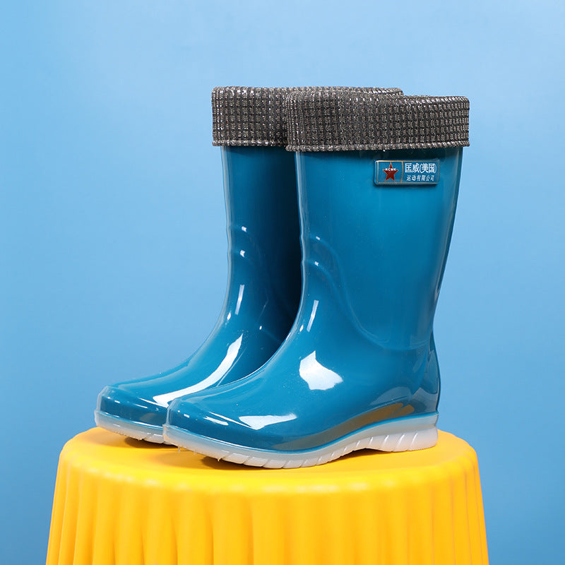 Damen Mittelhohe wasserdichte Gummistiefelette mit glänzender PVC‑Optik und rutschfester Sohle Drune