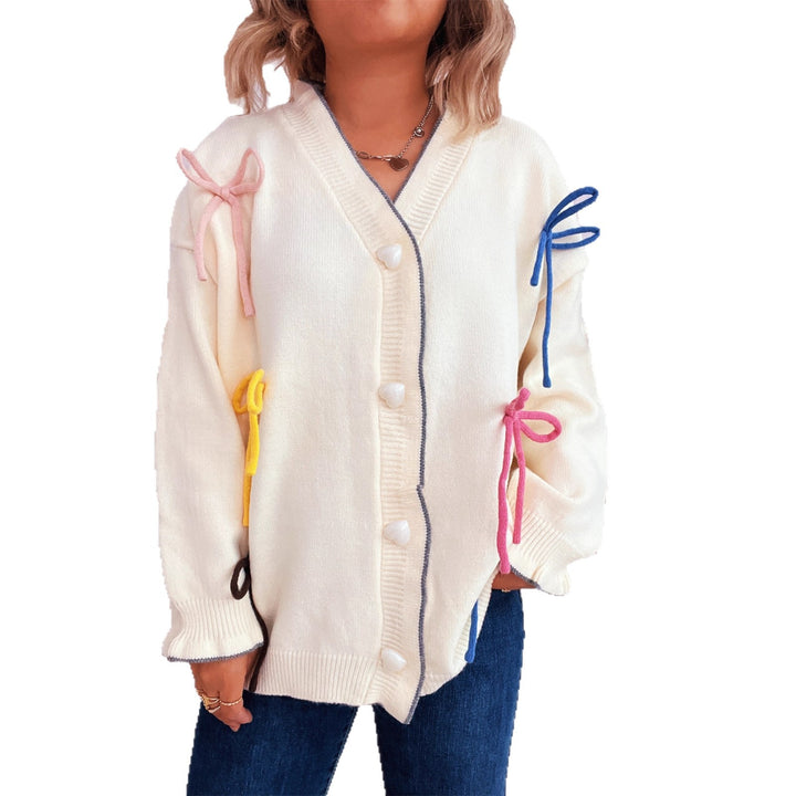 Damen Strickjacke mit bunten Schleifenakzenten und oversized Schnitt Drune