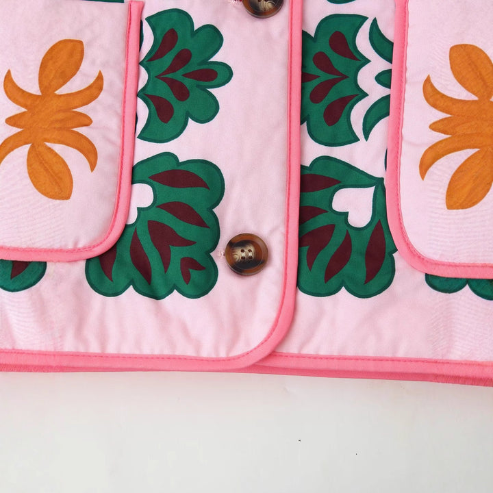 Damen 10+ gequiltete Steppjacke mit folklorischem Blumenprint und aufgesetzten Taschen Drune