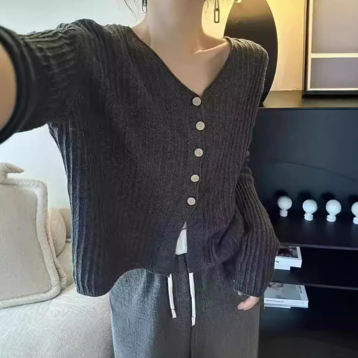 Damen Strickjacke mit dekorativen Knöpfen und tiefem V-Ausschnitt Drune