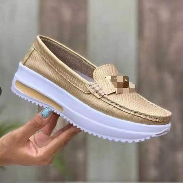 Damen Plateau-Leder-Slipper im Mokassinstil mit dekorativer Schnalle Drune