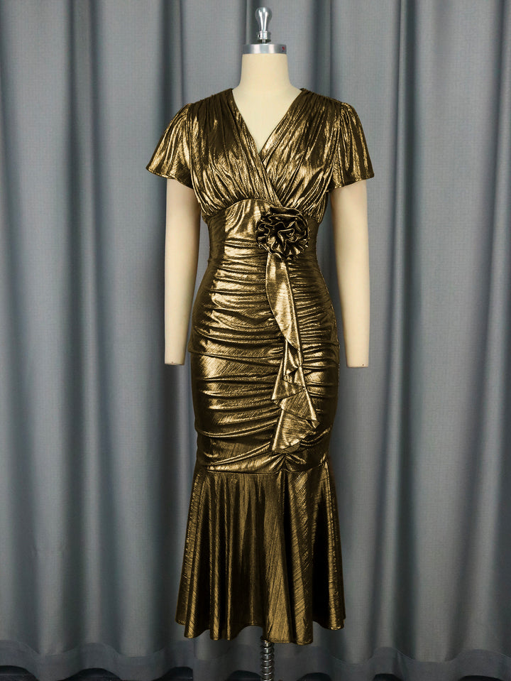 Damen figurbetontes Abendkleid mit schimmerndem Material und Rüschendetails Drune