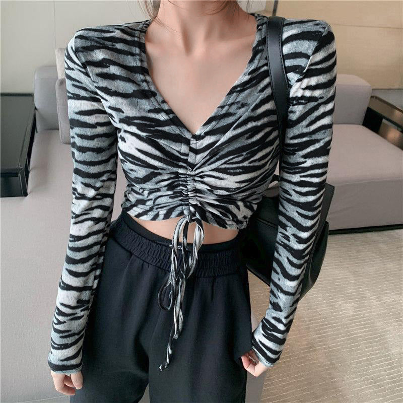 Damen Figurschmeichelndes Crop-Top mit schlanken langen Ärmeln Drune