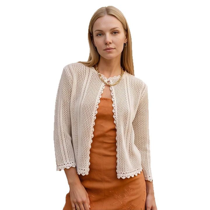 Damen gehäkelte Kurzjacke mit gewelltem Saum, offenem Vorderteil & 3/4-Ärmeln Drune